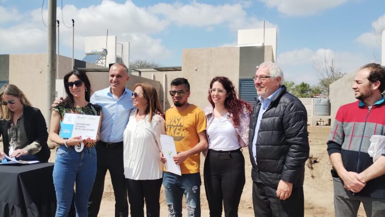 Entregaron las 20 viviendas del loteo “Aires del Este”