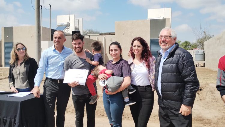 Entregaron las 20 viviendas del loteo “Aires del Este”