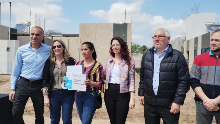 Entregaron las 20 viviendas del loteo “Aires del Este”