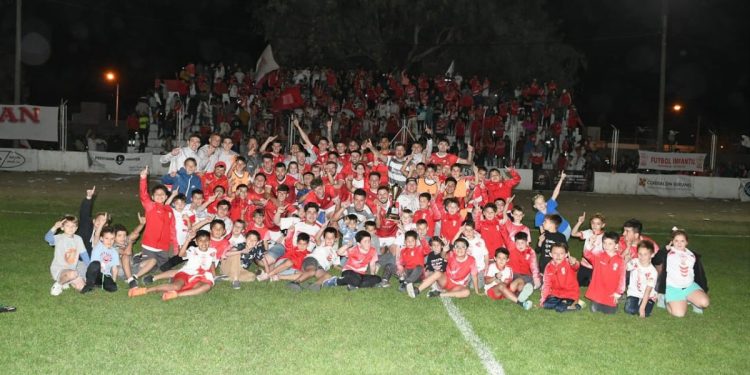 Liga Regional: Huracán Campeón del  Torneo Clausura