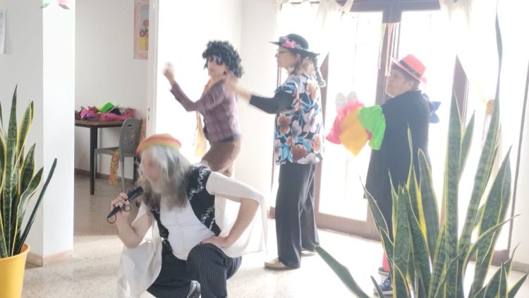 Festejo de  la llegada de la Primavera en el Hogar de Día
