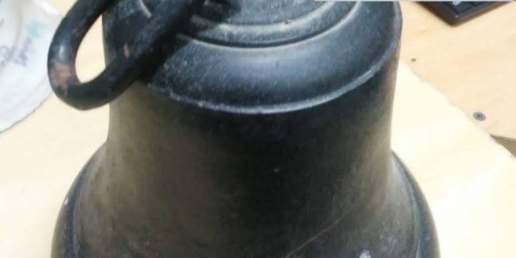 Recuperaron campana que habían robado en una escuela rural