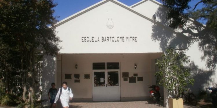 Peña por los 106 años de la Escuela Bartolomé Mitre