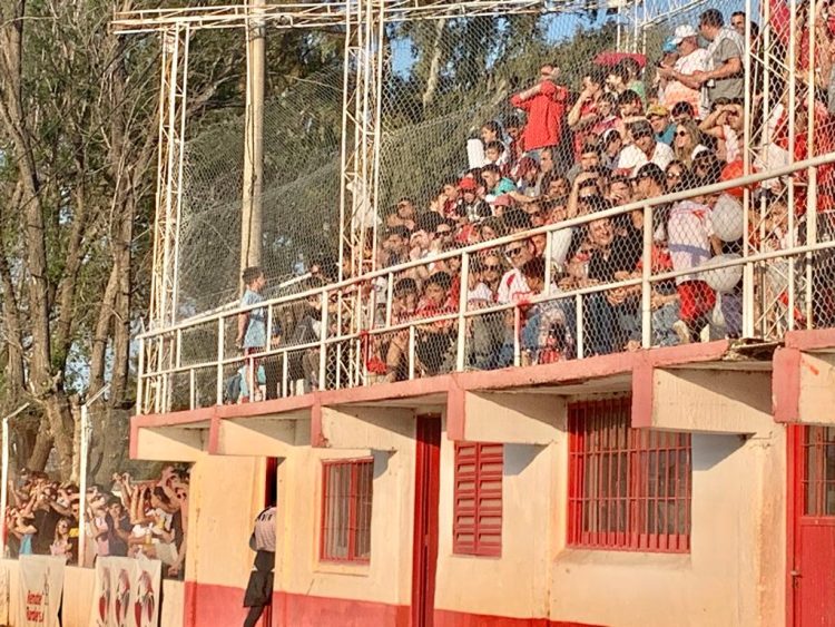 Liga Regional: Huracán Campeón del  Torneo Clausura