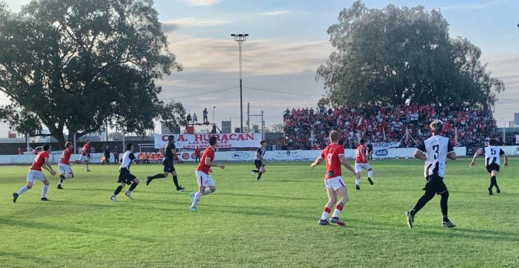 Liga Regional: Huracán Campeón del  Torneo Clausura