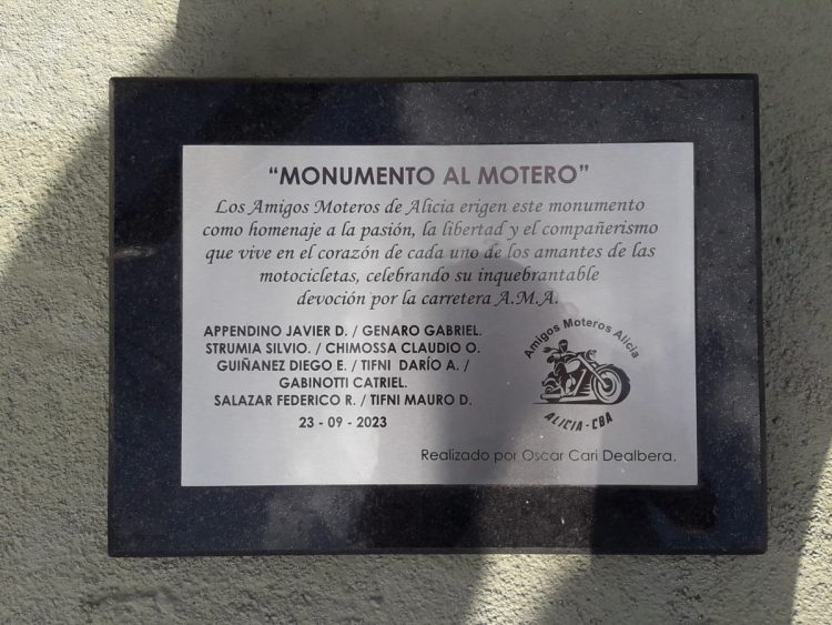 Inauguraron el Monumento al Motero en Alicia
