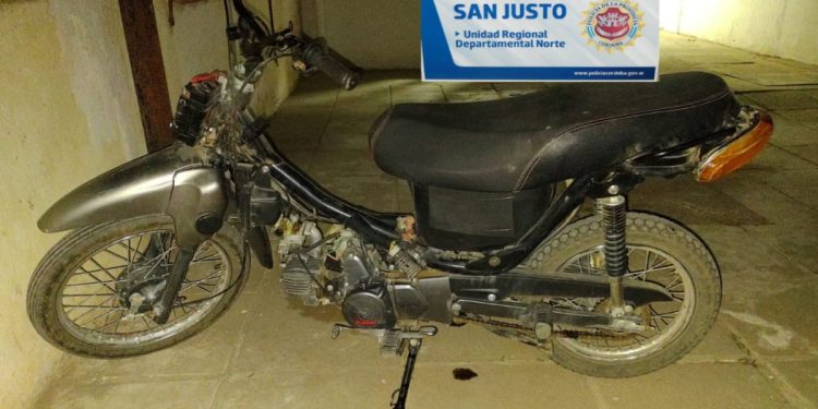 Aprehensión de menor por sustracción de una moto