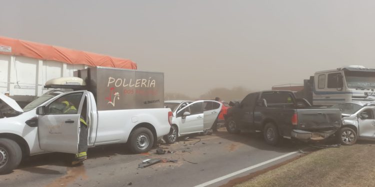 Accidente en Ruta 13: un muerto y 17 heridos en el choque ocurrido por el intenso viento y tierra