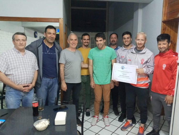 El Círculo de periodistas “Dante Panzeri” reconoció a Maximiliano Moretti y al Club Huracán