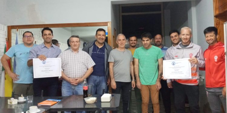 El Círculo de periodistas “Dante Panzeri” reconoció a Maximiliano Moretti y al Club Huracán