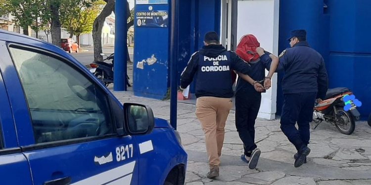 Allanamientos y detención por un  hecho de robo