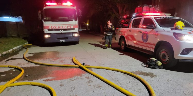 Daños totales  por incendio de vivienda en El Arañado