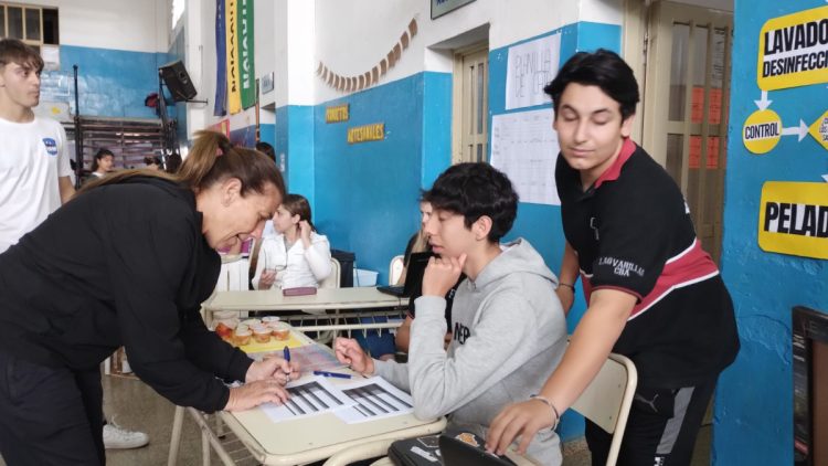 Jornada de Portones Abiertos en el IPEM 263