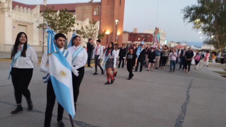 Procesión en honor a Nuestra Señora del Rosario