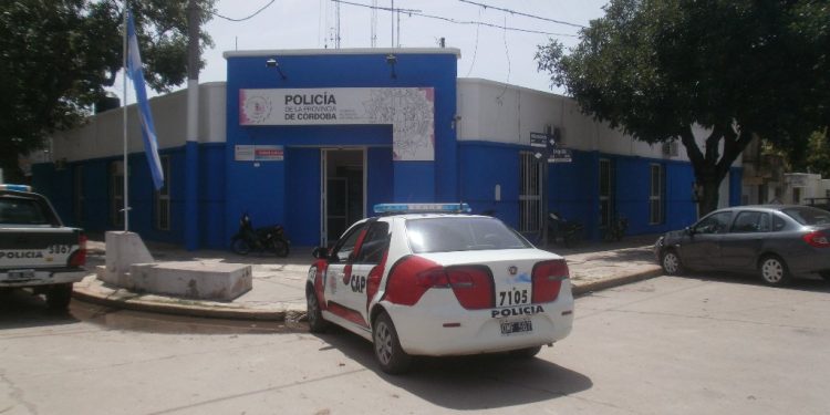Detenido por daño  calificado contra la comisaría      