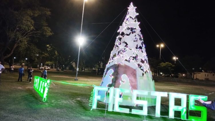 Encendido del arbolito navideño en nuestra ciudad