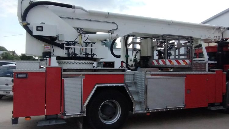 Bomberos ya cuenta con la nueva unidad con hidroelevador de 27 metros de altura