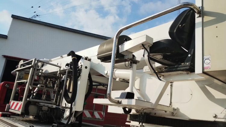 Bomberos ya cuenta con la nueva unidad con hidroelevador de 27 metros de altura