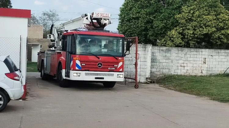 Bomberos ya cuenta con la nueva unidad con hidroelevador de 27 metros de altura