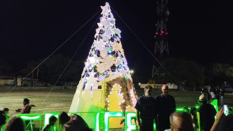 Encendido del arbolito navideño en nuestra ciudad