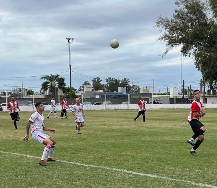 Fútbol Regional: Huracán semifinalista
