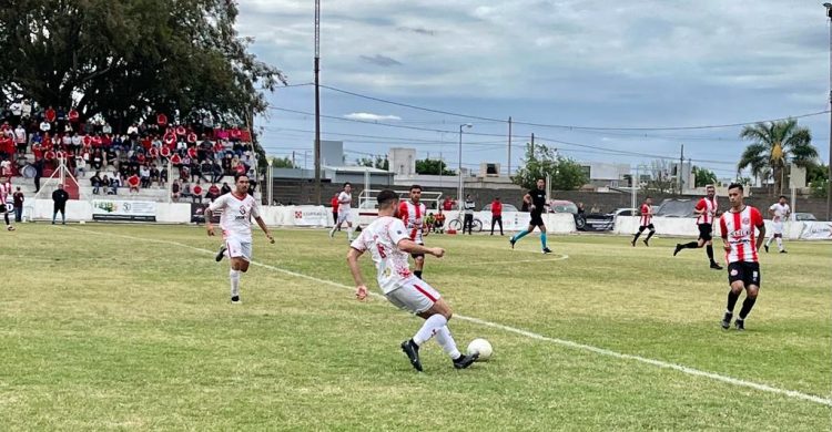 Fútbol Regional: Huracán semifinalista