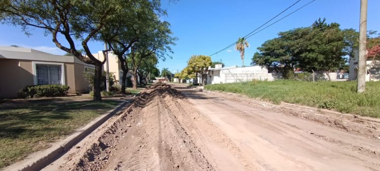 Comienzan a  pavimentar una cuadra del Pasaje Visconti
