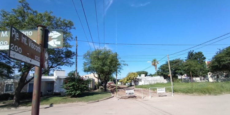 Comienzan a  pavimentar una cuadra del Pasaje Visconti