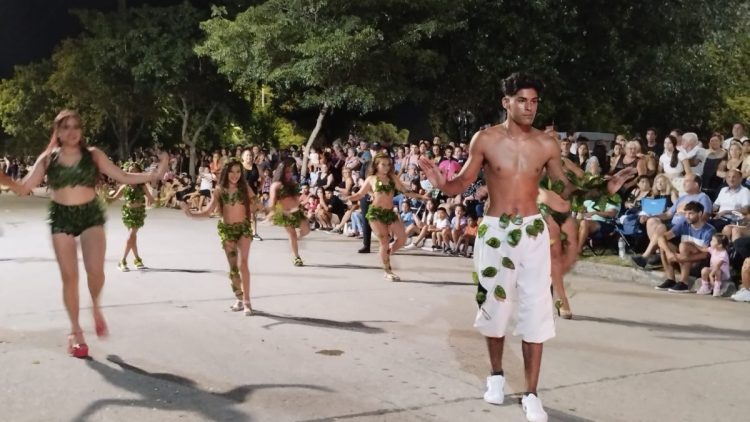 Multitudinaria celebración de los carnavales varillenses