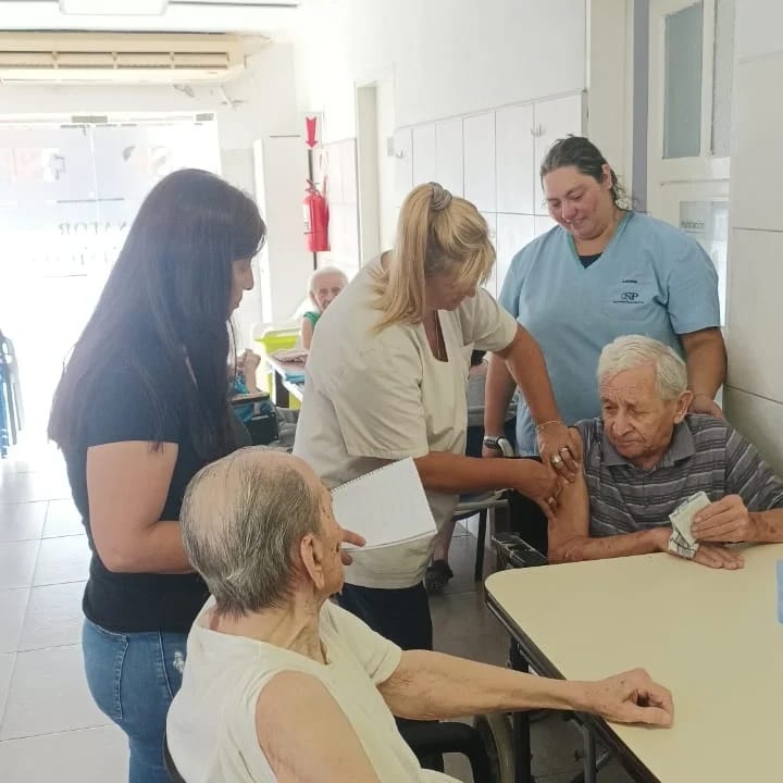 Vacunación contra el covid-19 para adultos mayores