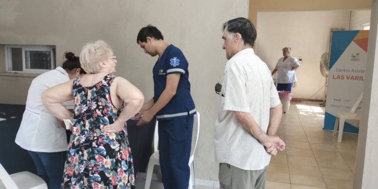 Vacunaron contra el covid en dependencias del Hospital