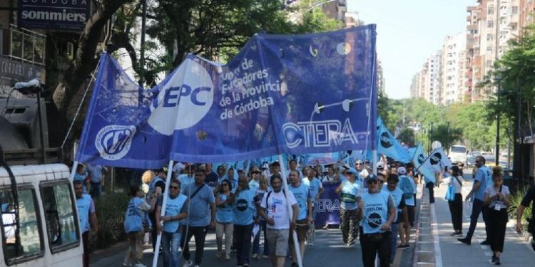 Docentes cordobeses no comenzarán las clases el lunes y harán asambleas esta semana
