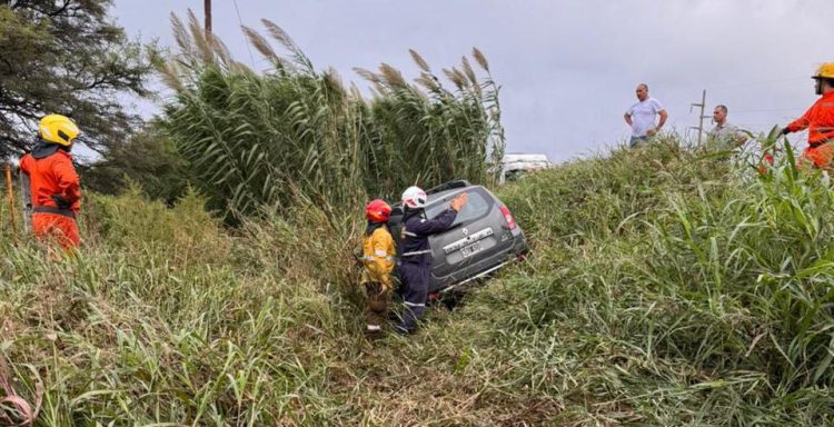 Despiste de camioneta sobre RN 158