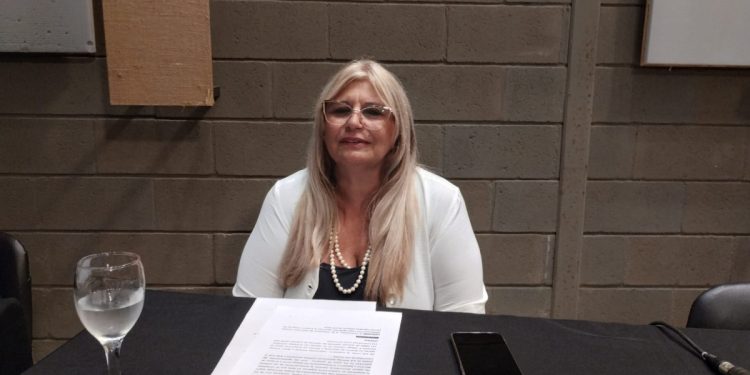 Laura Coiset presentó en el Deliberante un proyecto para crear una Mesa de Diálogo