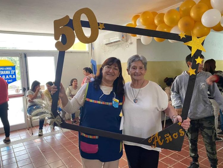 Festejos por los 50 años de la Escuela El Amanecer