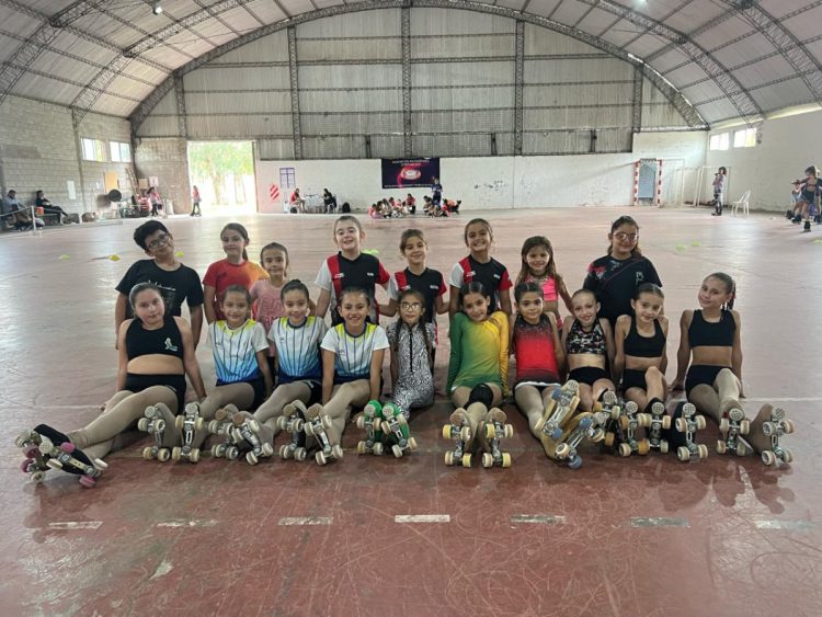 La Escuela Varillense de Patín participó de una clínica en Laguna Larga