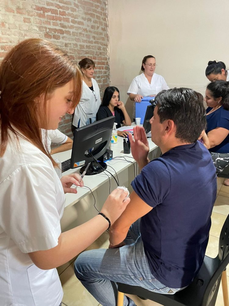 Se colocaron más de doscientas vacunas antigripales ayer