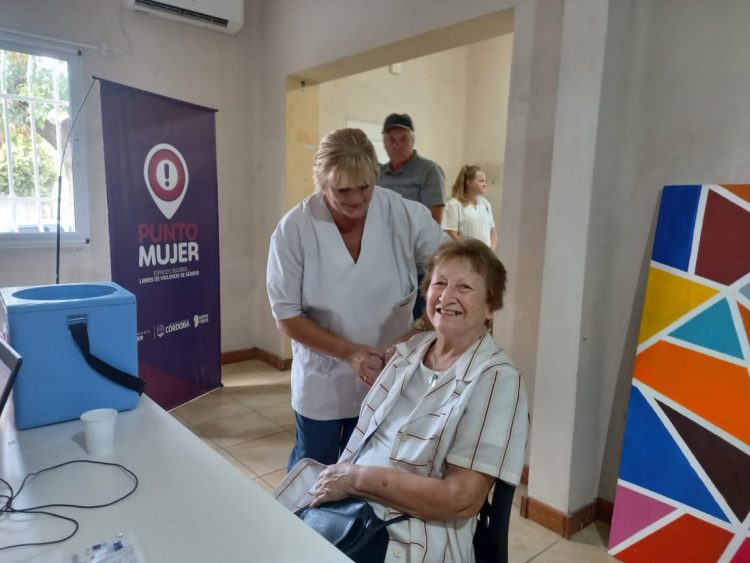 Más de doscientas personas recibieron la vacuna antigripal