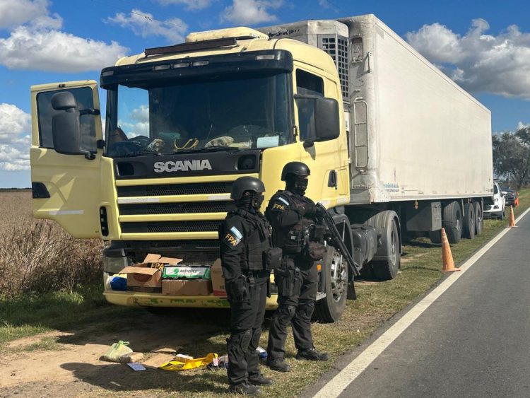 FPA secuestró 23 millones de pesos que eran trasladados por un camionero de Las Varillas por ruta nacional 158