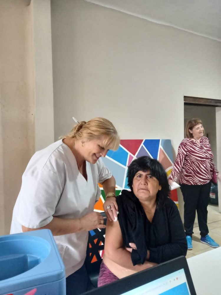 Más de doscientas personas recibieron la vacuna antigripal