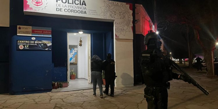 Dos mujeres detenidas y dos puntos de venta de drogas desbaratados en Las Varillas