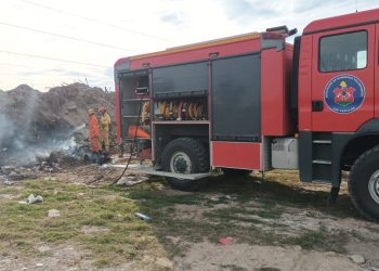 Los Bomberos fueron convocados por dos incendios durante este lunes