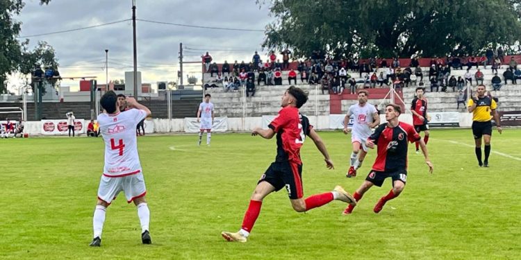 Sp. Sacanta dejó sin invicto a Unión y llegó  a la punta del campeonato