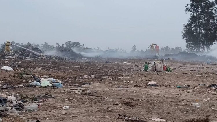 Incendio en basural norte