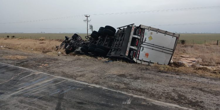 Otro accidente en problemático cruce de carreteras