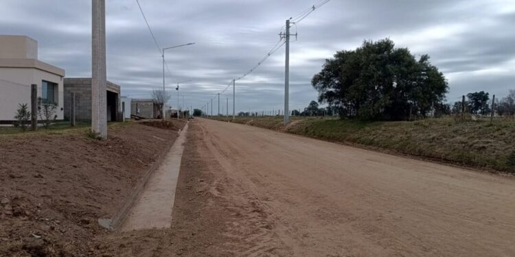 Culminó la segunda etapa de la obra de cordón cuneta en barrio Hipódromo
