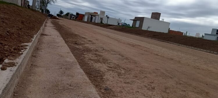 Culminó la segunda etapa de la obra de cordón cuneta en barrio Hipódromo