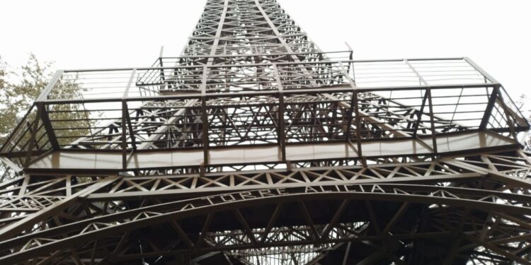 La torre Eiffel de Alicia furor mundial
