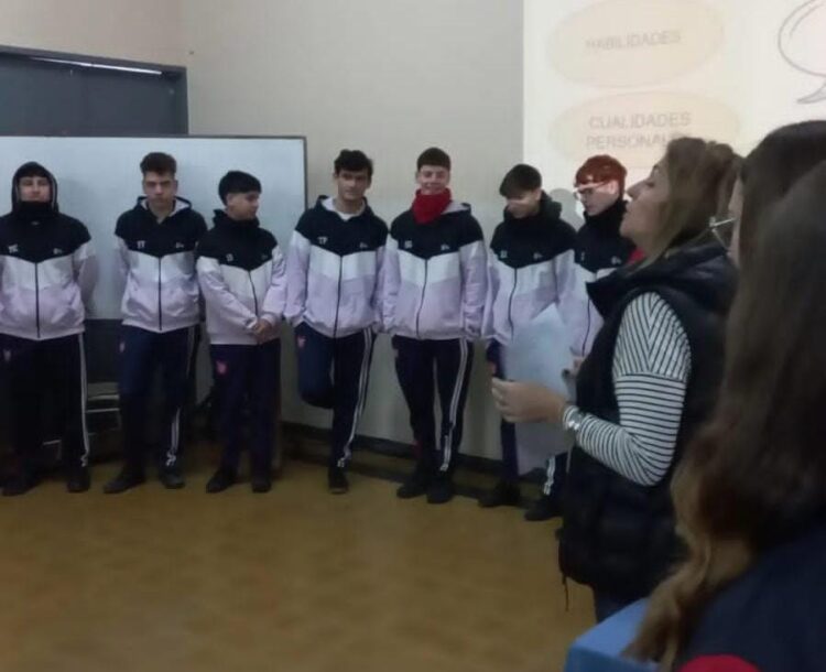 Taller de orientación vocacional en establecimientos educativos