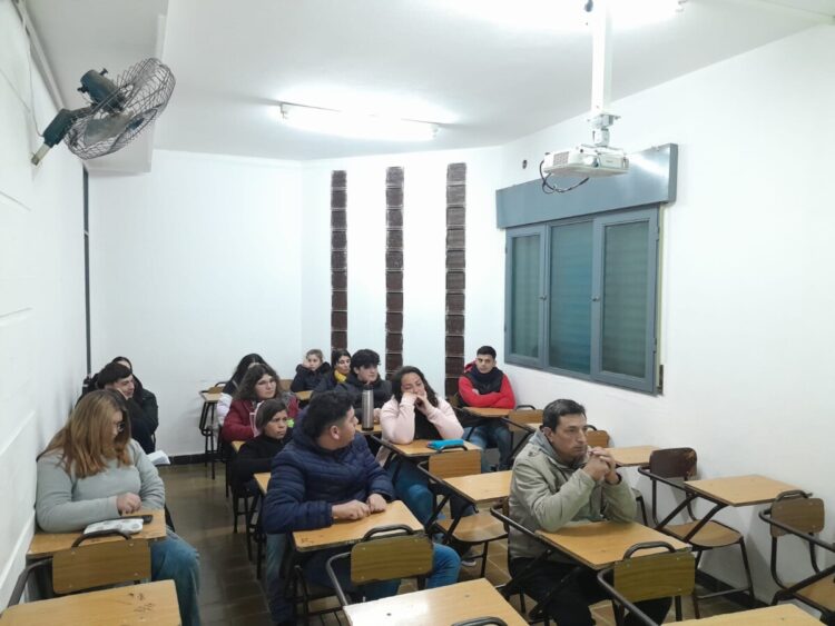 Taller de orientación vocacional en establecimientos educativos